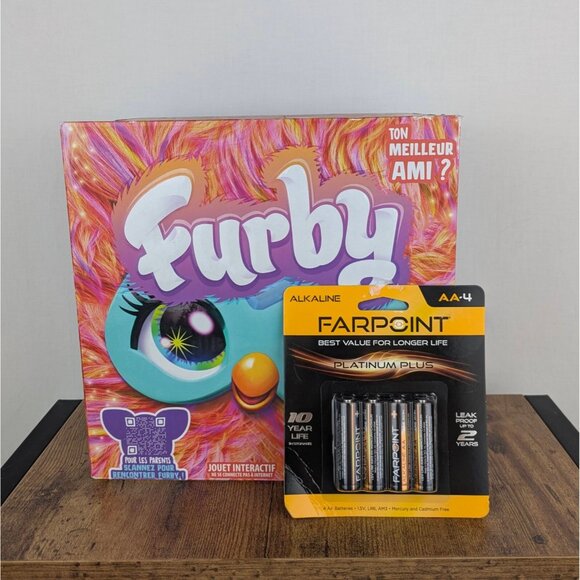 French Version Furby โ New in Box w/ Batteries โ Hasbro - Francais - Picture 8 of 8